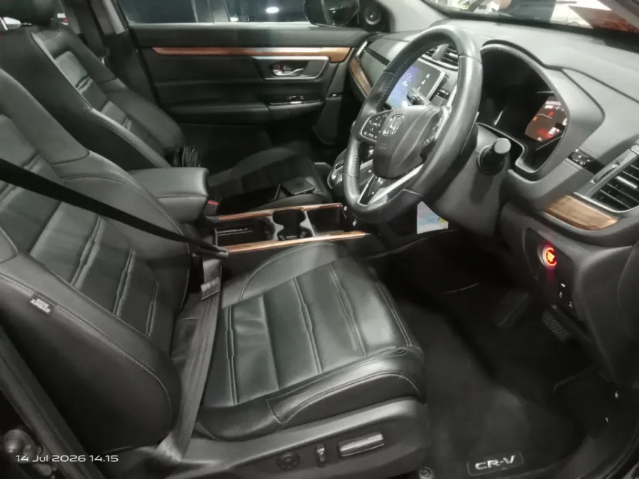 Foto Mobil Bekas Kabin Depan Honda CR-V 1.5 Prestige tahun 2021