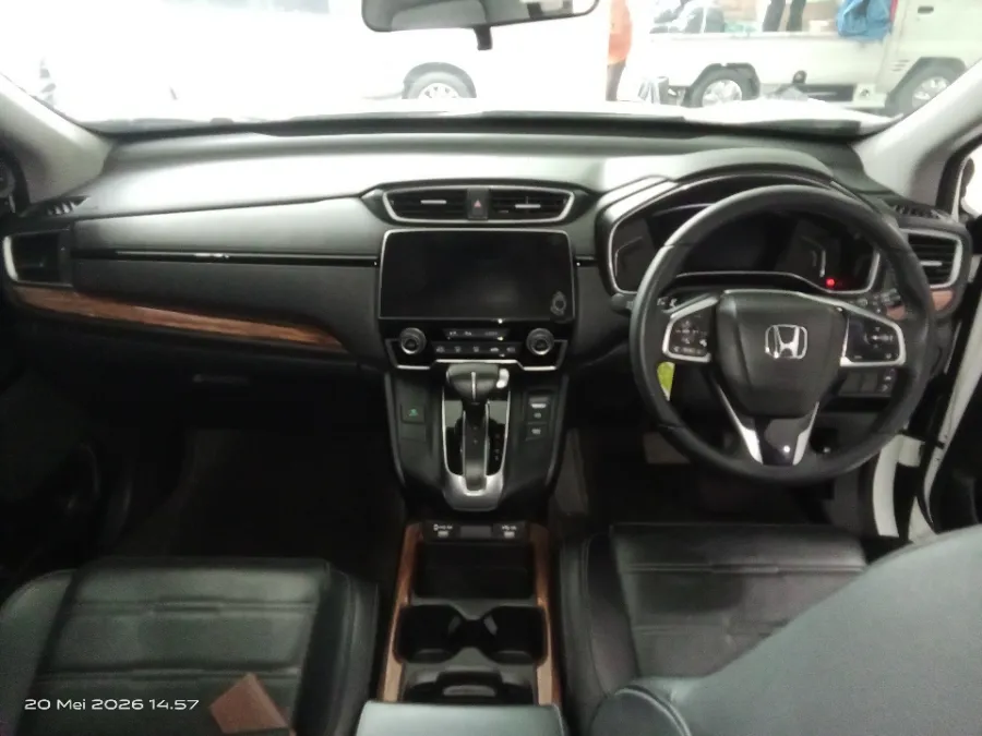 Foto Mobil Bekas Dashboard Honda CR-V 1.5 Prestige tahun 2022