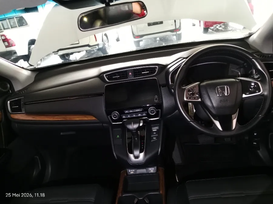 Foto Mobil Bekas Dashboard Honda CR-V 1.5 Prestige tahun 2022