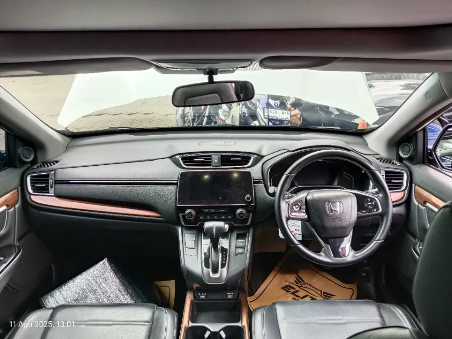 Foto Mobil Bekas Dashboard Honda CR-V 1.5 Prestige tahun 2023