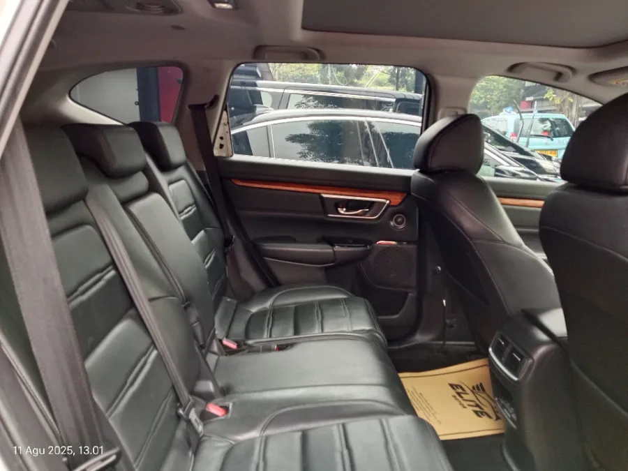 Foto Mobil Bekas Kabin Belakang Honda CR-V 1.5 Prestige tahun 2023