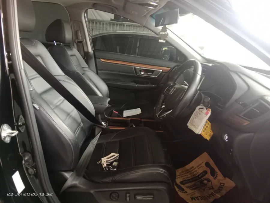 Foto Mobil Bekas Kabin Depan Honda CR-V 1.5 Prestige tahun 2023