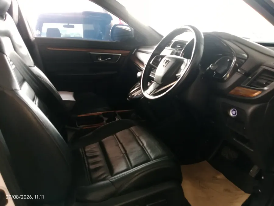 Foto Mobil Bekas Kabin Depan Honda CR-V 1.5 Turbo tahun 2017