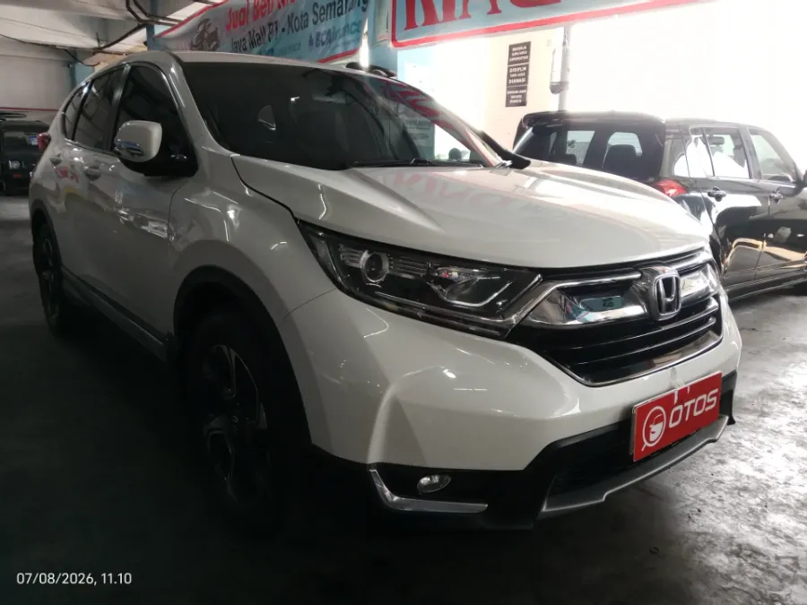 Foto Mobil Bekas Kanan Depan Honda CR-V 1.5 Turbo tahun 2017