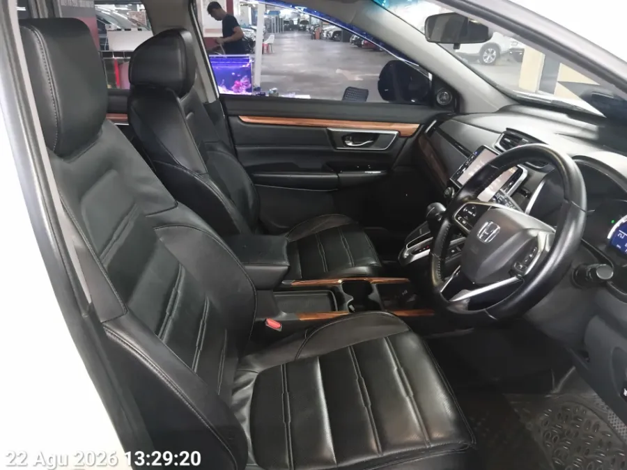 Foto Mobil Bekas Kabin Depan Honda CR-V 1.5 Turbo tahun 2018