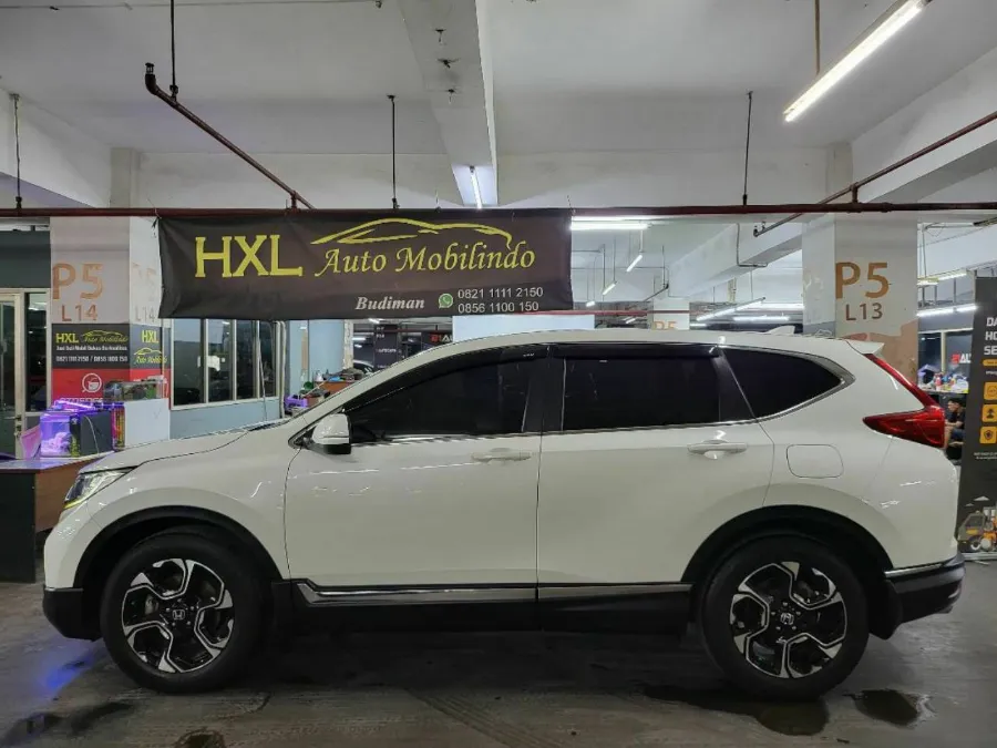 Foto Mobil Bekas Tampak Samping Honda CR-V 1.5 Turbo tahun 2018