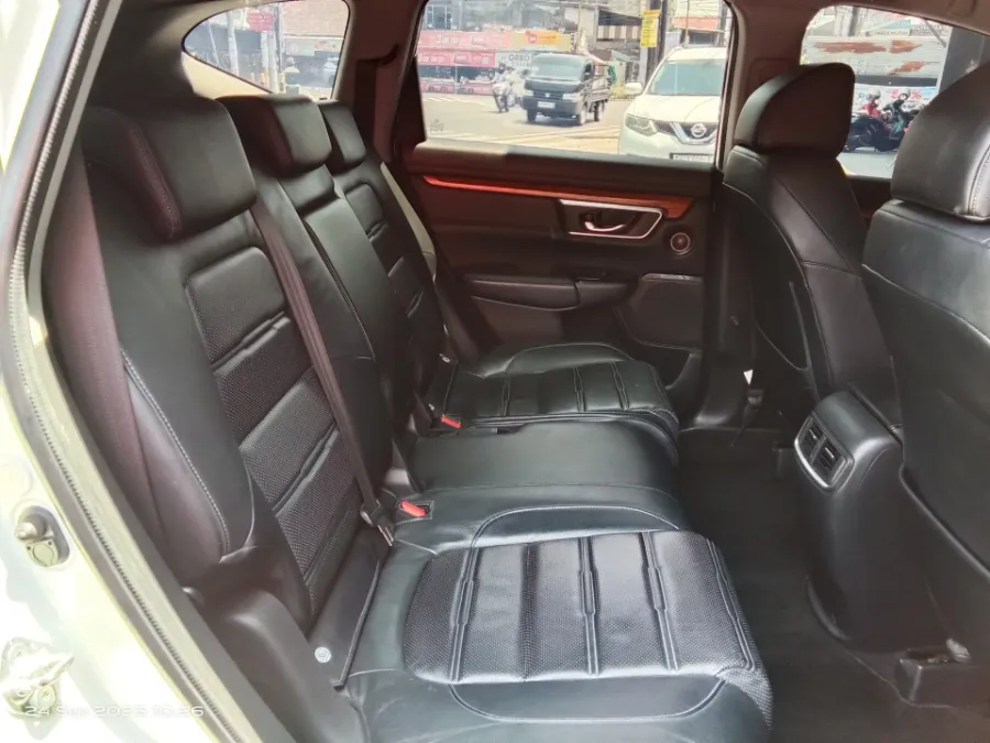 Foto Mobil Bekas Kabin Belakang Honda CR-V 1.5 Turbo tahun 2019