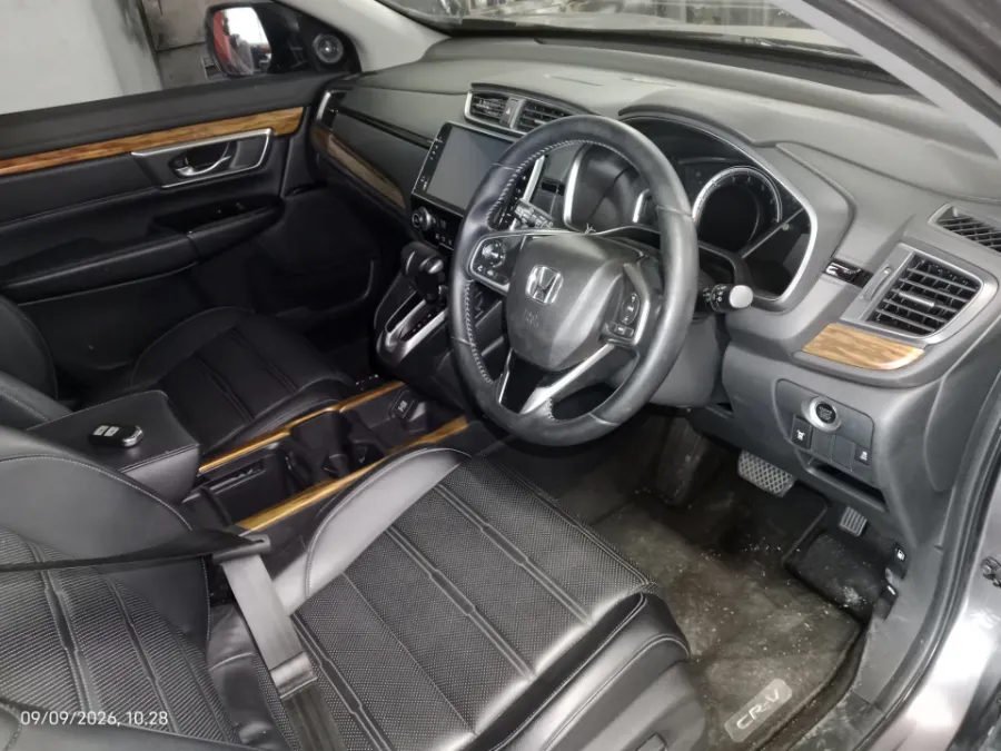 Foto Mobil Bekas Kabin Depan Honda CR-V 1.5 Turbo tahun 2019