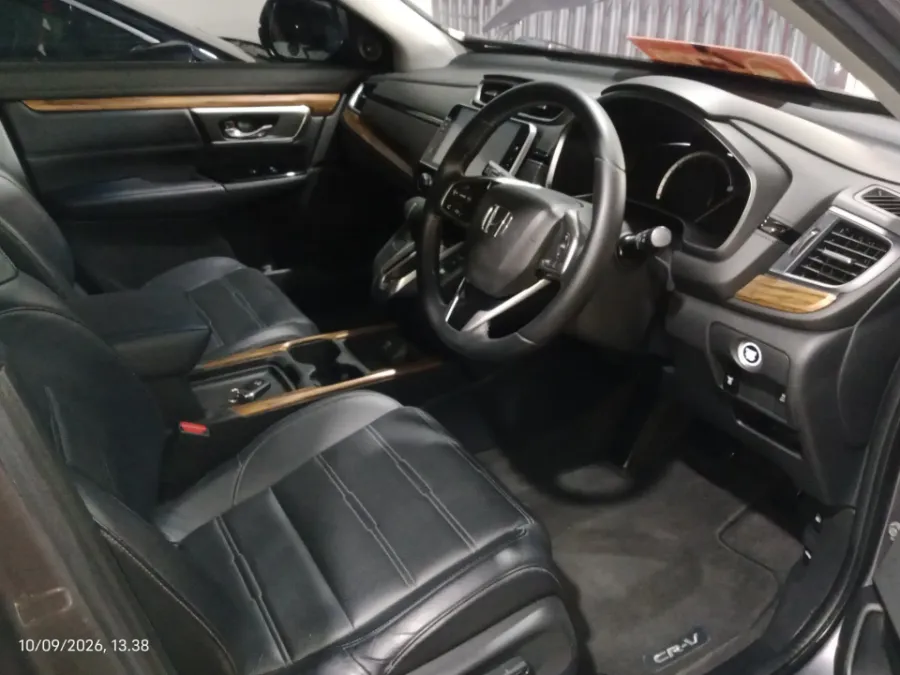 Foto Mobil Bekas Kabin Depan Honda CR-V 1.5 Turbo tahun 2019