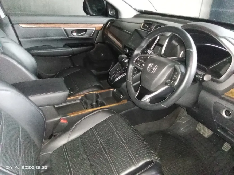 Foto Mobil Bekas Kabin Depan Honda CR-V 1.5 Turbo tahun 2021