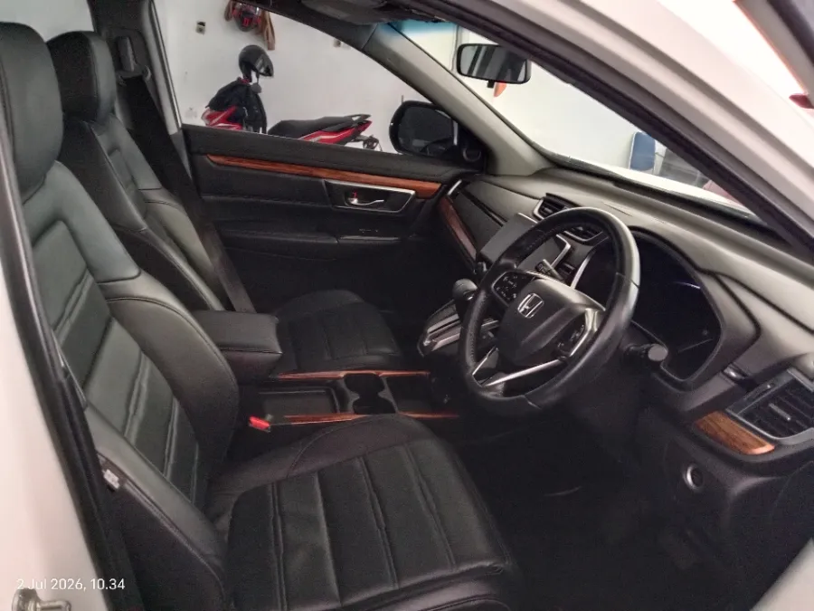 Foto Mobil Bekas Kabin Depan Honda CR-V 1.5 Turbo tahun 2021