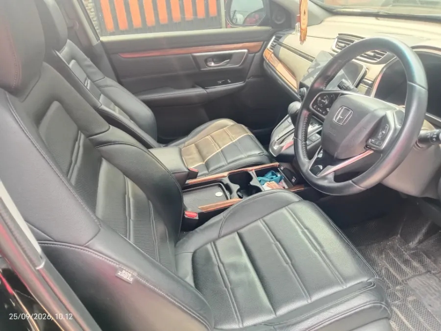 Foto Mobil Bekas Kabin Depan Honda CR-V 1.5 Turbo tahun 2022