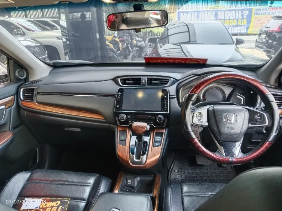 Foto Mobil Bekas Dashboard Honda CR-V 1.5 Turbo Prestige tahun 2017