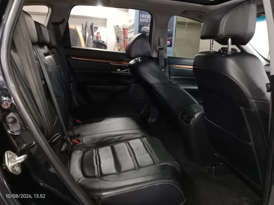Foto Mobil Bekas Kabin Belakang Honda CR-V 1.5 Turbo Prestige tahun 2017
