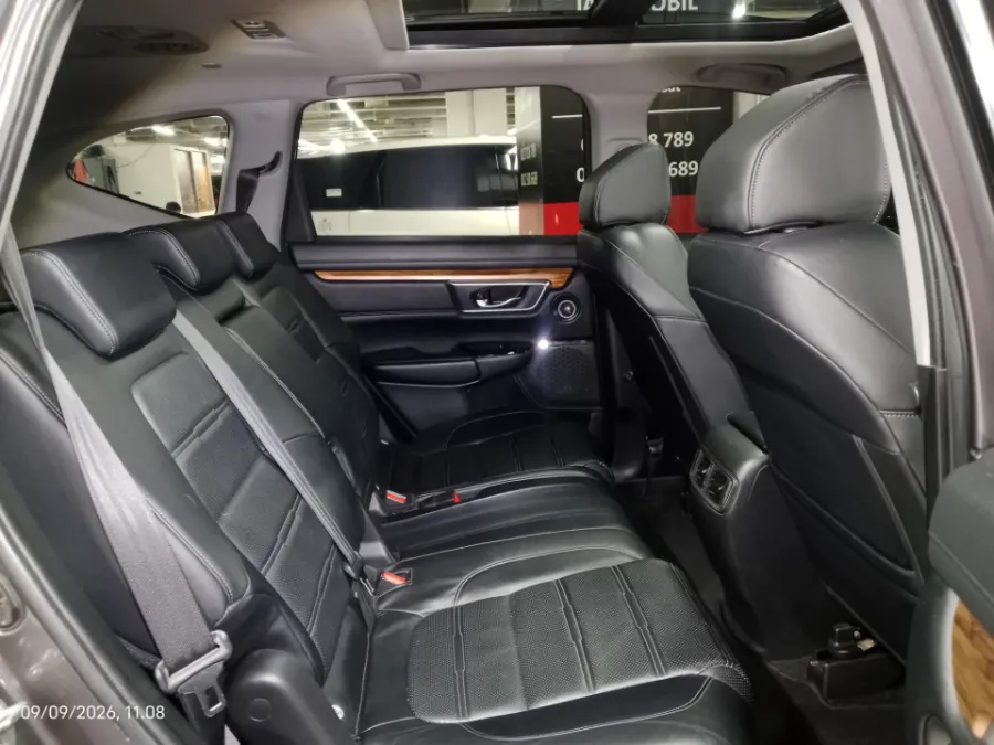 Foto Mobil Bekas Kabin Belakang Honda CR-V 1.5 Turbo Prestige tahun 2017