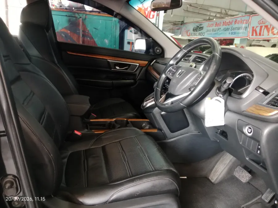 Foto Mobil Bekas Kabin Depan Honda CR-V 1.5 Turbo Prestige tahun 2017