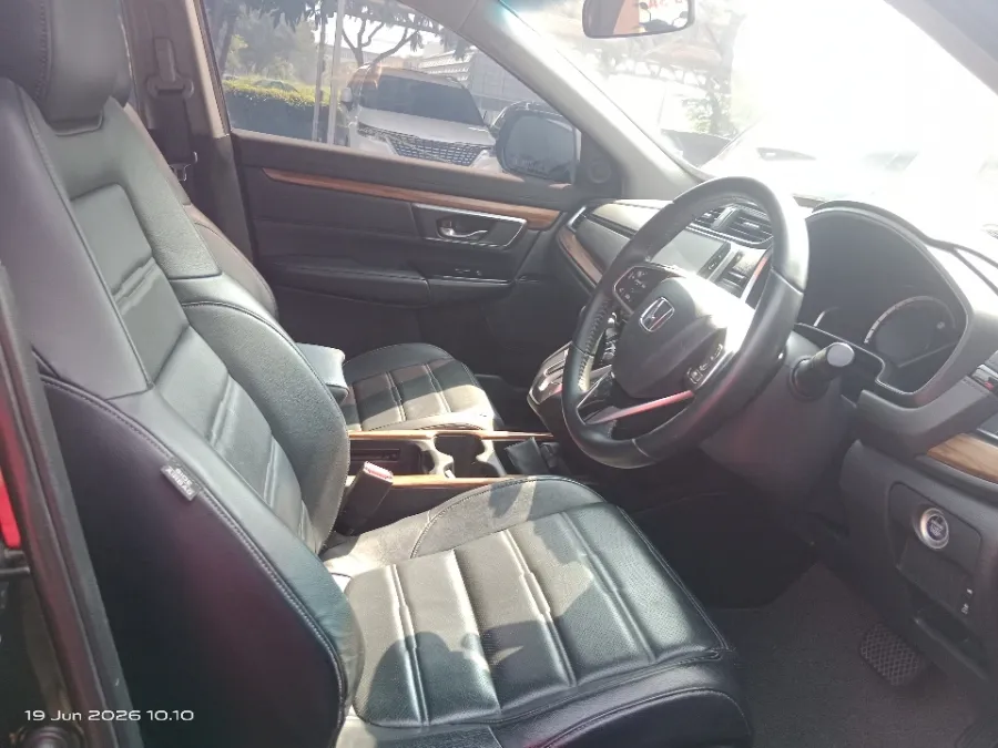 Foto Mobil Bekas Kabin Depan Honda CR-V 1.5 Turbo Prestige tahun 2017