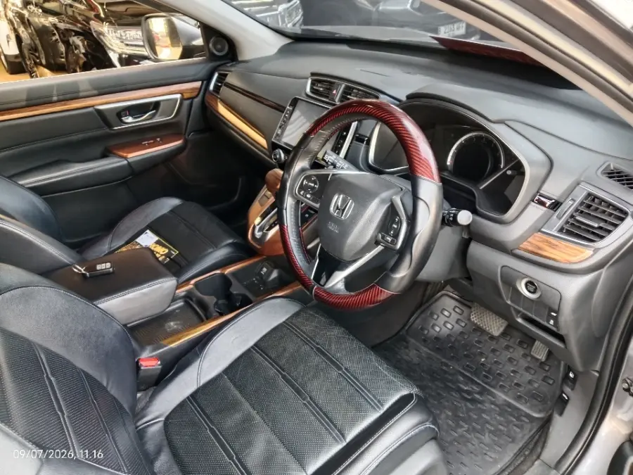 Foto Mobil Bekas Kabin Depan Honda CR-V 1.5 Turbo Prestige tahun 2017