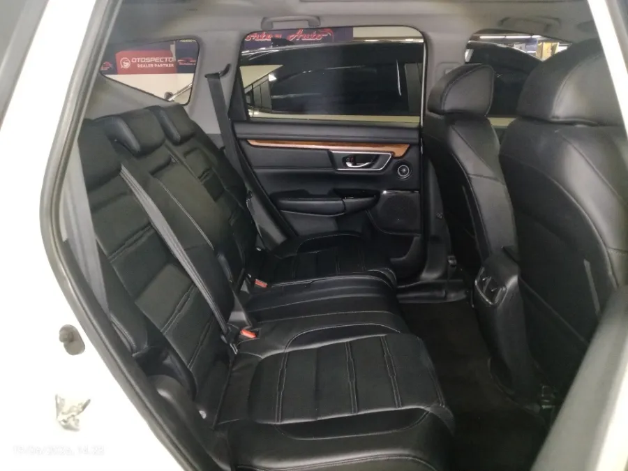 Foto Mobil Bekas Kabin Belakang Honda CR-V 1.5 Turbo Prestige tahun 2018
