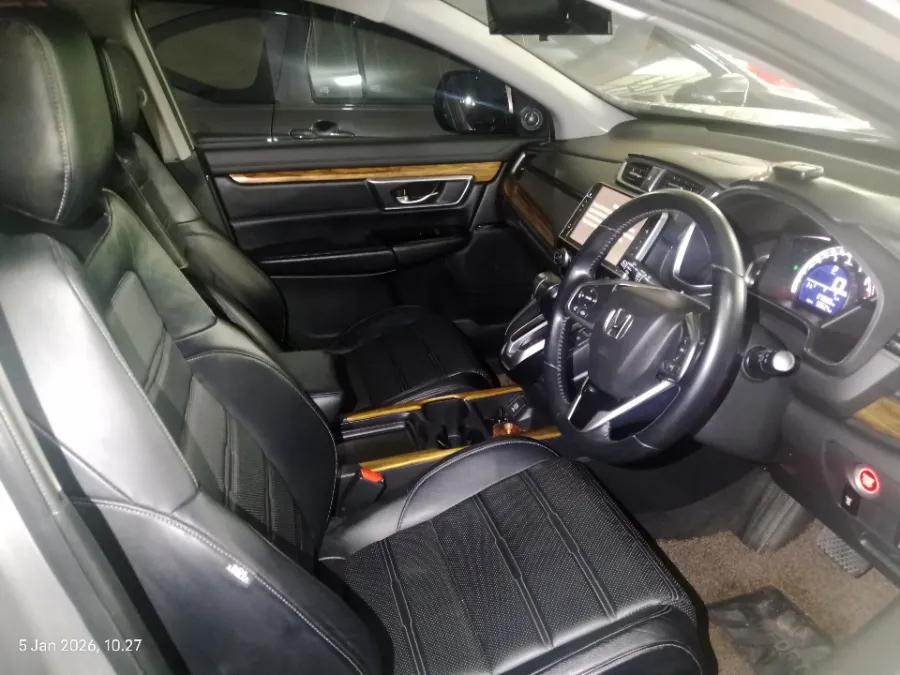 Foto Mobil Bekas Kabin Depan Honda CR-V 1.5 Turbo Prestige tahun 2018