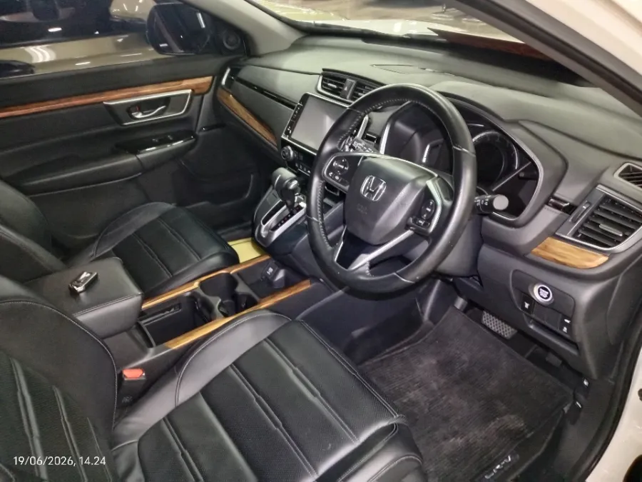 Foto Mobil Bekas Kabin Depan Honda CR-V 1.5 Turbo Prestige tahun 2018