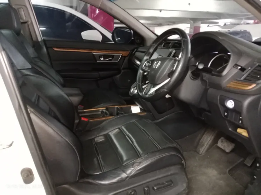 Foto Mobil Bekas Kabin Depan Honda CR-V 1.5 Turbo Prestige tahun 2018