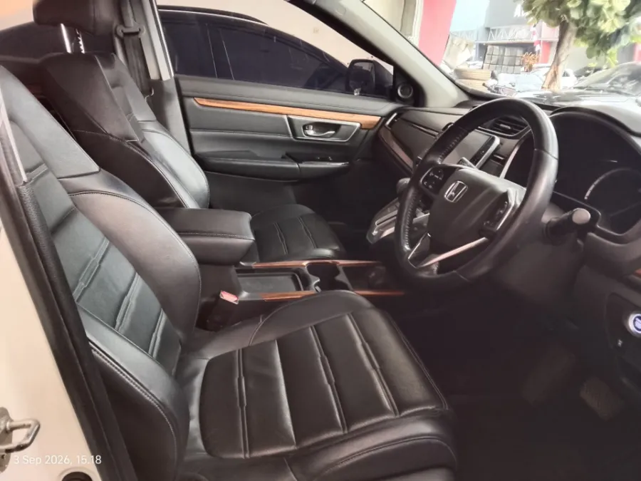 Foto Mobil Bekas Kabin Depan Honda CR-V 1.5 Turbo Prestige tahun 2019