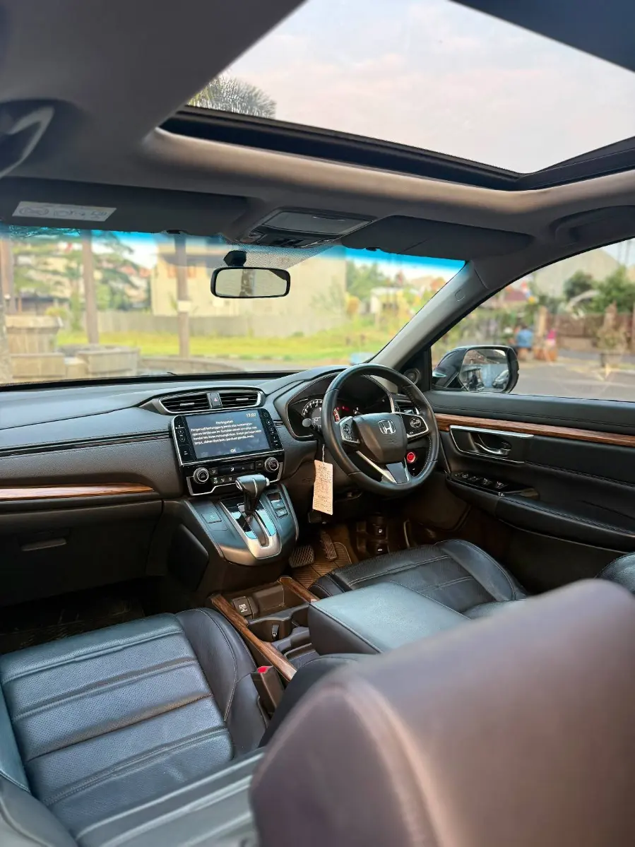 Foto Mobil Bekas Kabin Depan Honda CR-V 1.5 Turbo Prestige tahun 2020