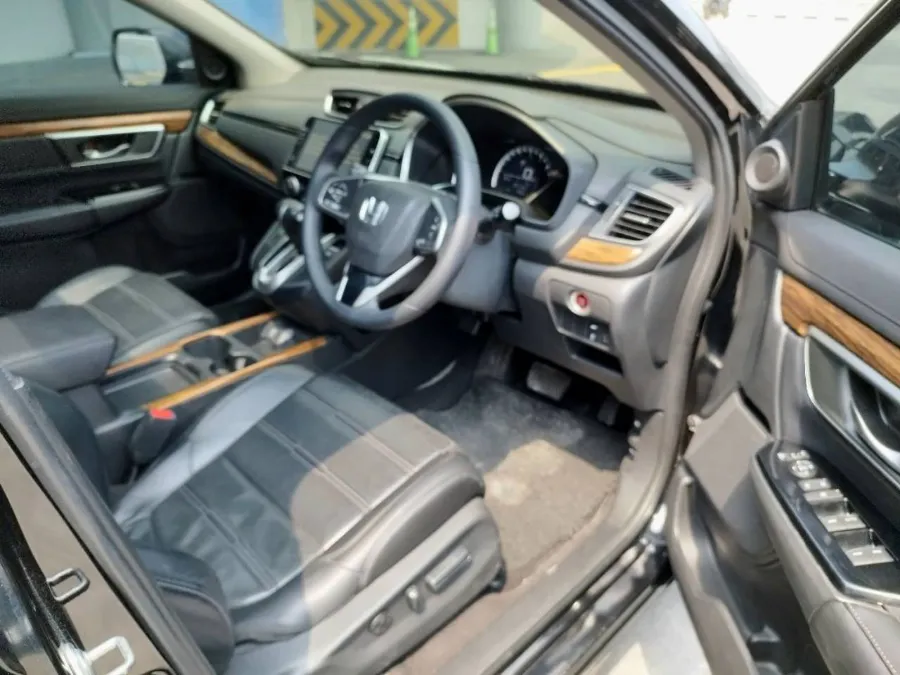 Foto Mobil Bekas Kabin Depan Honda CR-V 1.5 Turbo Prestige tahun 2020