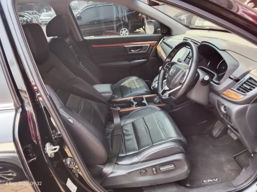 Foto Mobil Bekas Kabin Depan Honda CR-V 1.5 Turbo Prestige tahun 2020