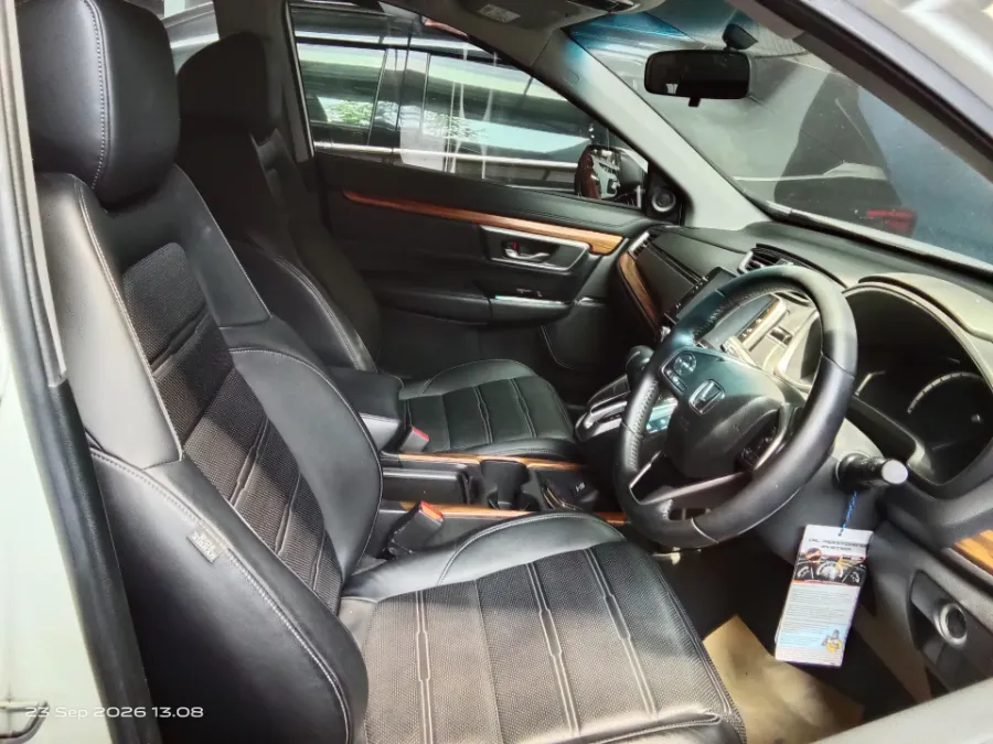 Foto Mobil Bekas Kabin Depan Honda CR-V 1.5 Turbo Prestige tahun 2020