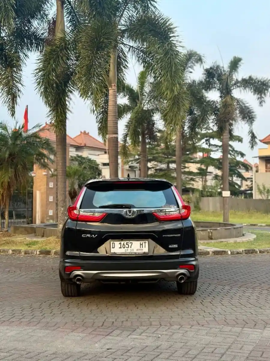 Foto Mobil Bekas Tampak Belakang Honda CR-V 1.5 Turbo Prestige tahun 2020