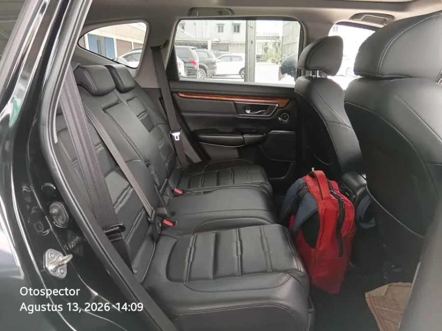 Foto Mobil Bekas Kabin Belakang Honda CR-V 1.5 Turbo Prestige tahun 2021