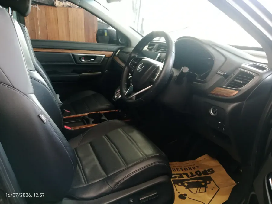 Foto Mobil Bekas Kabin Depan Honda CR-V 1.5 Turbo Prestige tahun 2021