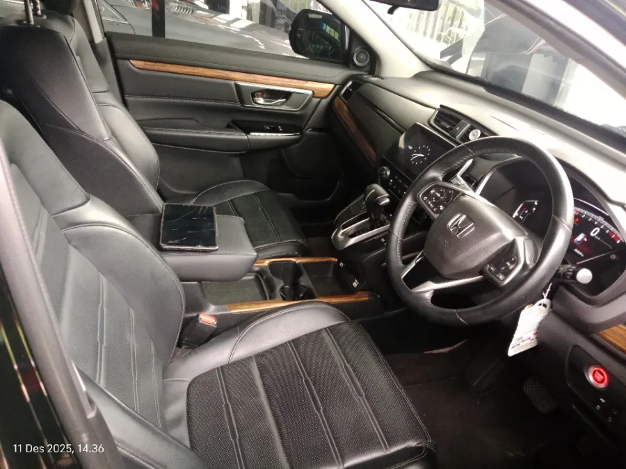 Foto Mobil Bekas Kabin Depan Honda CR-V 1.5 Turbo Prestige tahun 2021