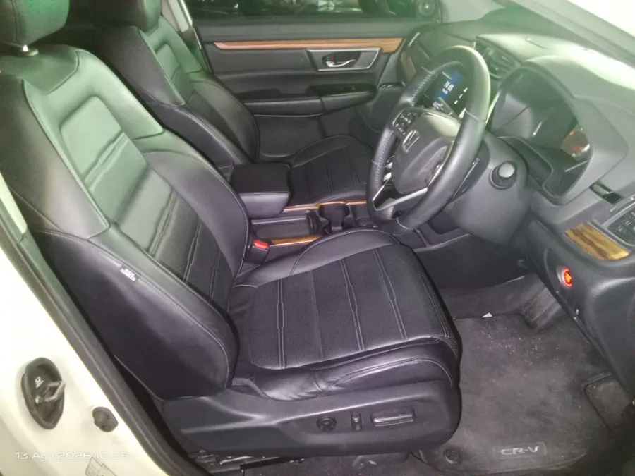 Foto Mobil Bekas Kabin Depan Honda CR-V 1.5 Turbo Prestige tahun 2021