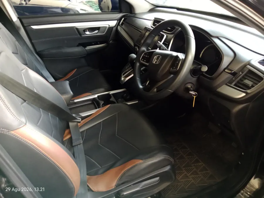 Foto Mobil Bekas Kabin Depan Honda CR-V 2.0 tahun 2018