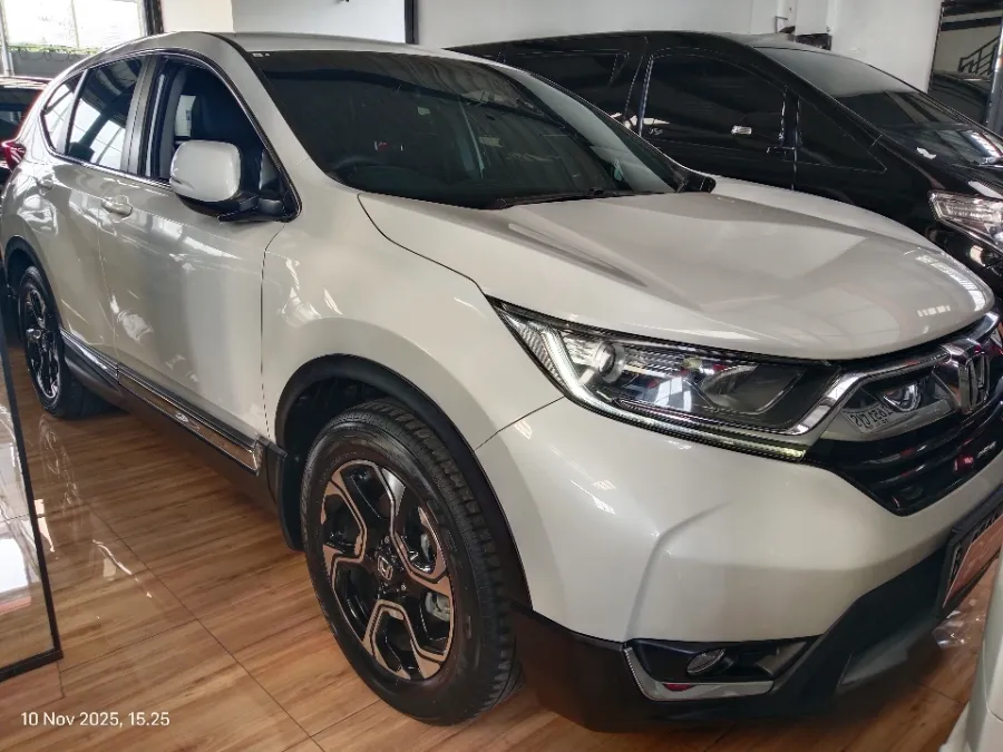 Foto Mobil Bekas Kanan Depan Honda CR-V 2.0 tahun 2020