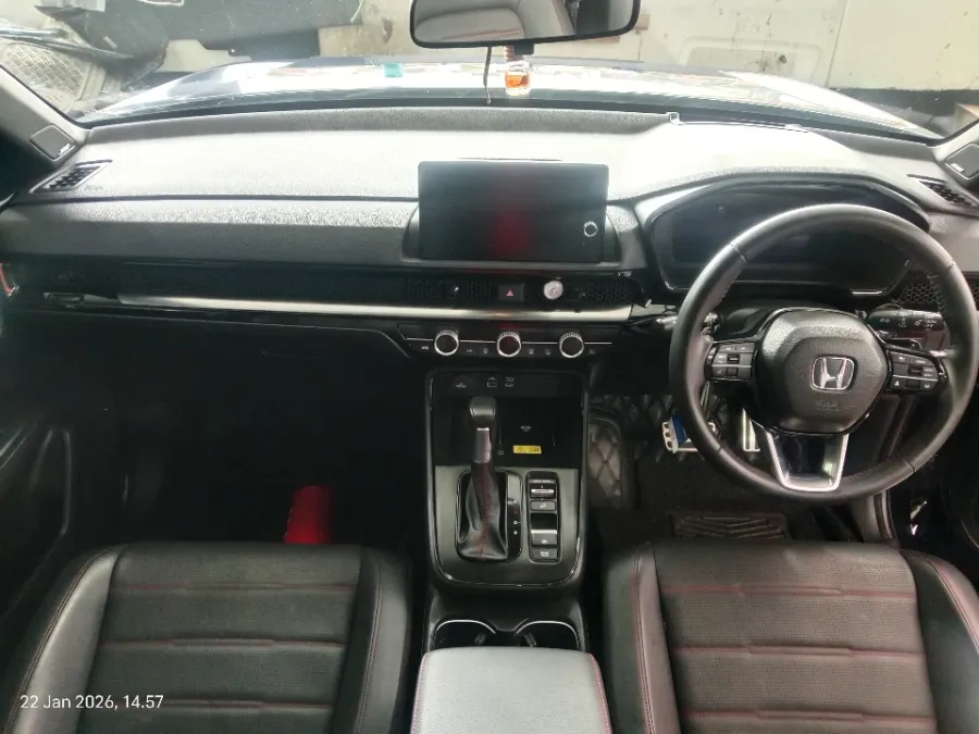 Foto Mobil Bekas Dashboard Honda CR-V 2.0 tahun 2024