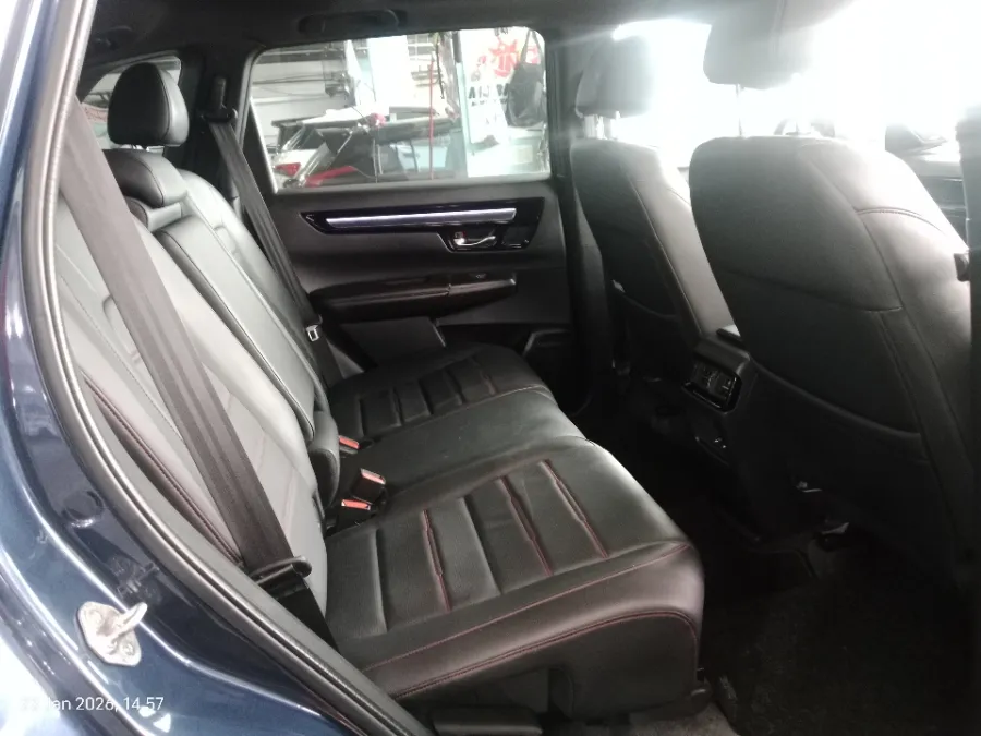 Foto Mobil Bekas Kabin Belakang Honda CR-V 2.0 tahun 2024