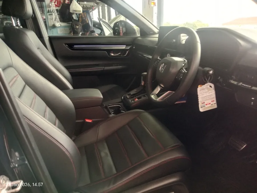 Foto Mobil Bekas Kabin Depan Honda CR-V 2.0 tahun 2024