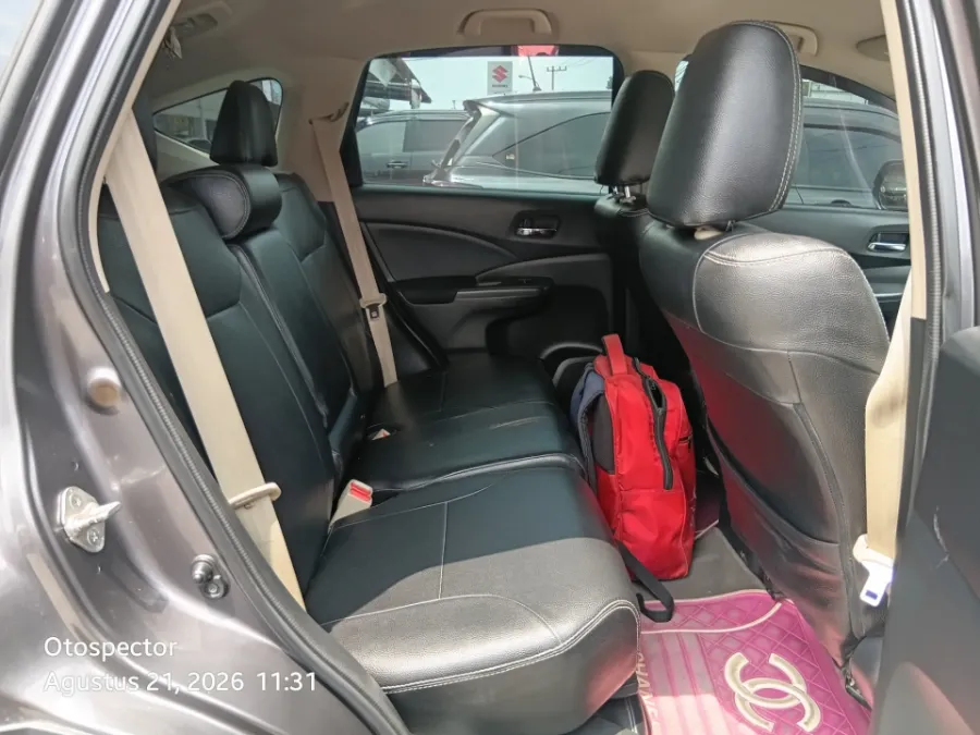 Foto Mobil Bekas Kabin Belakang Honda CR-V 2.0 RM1 tahun 2016