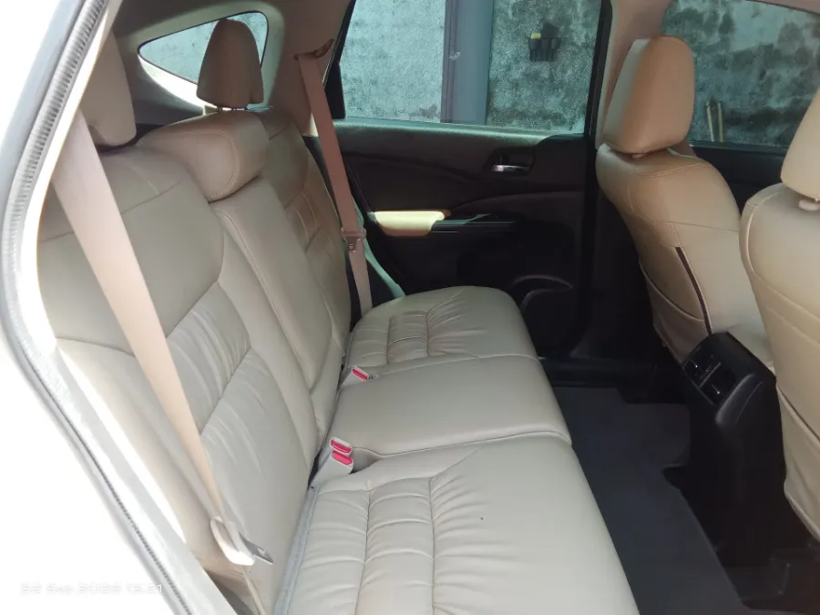 Foto Mobil Bekas Kabin Belakang Honda CR-V 2.0 RM1 tahun 2016