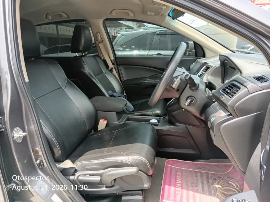 Foto Mobil Bekas Kabin Depan Honda CR-V 2.0 RM1 tahun 2016