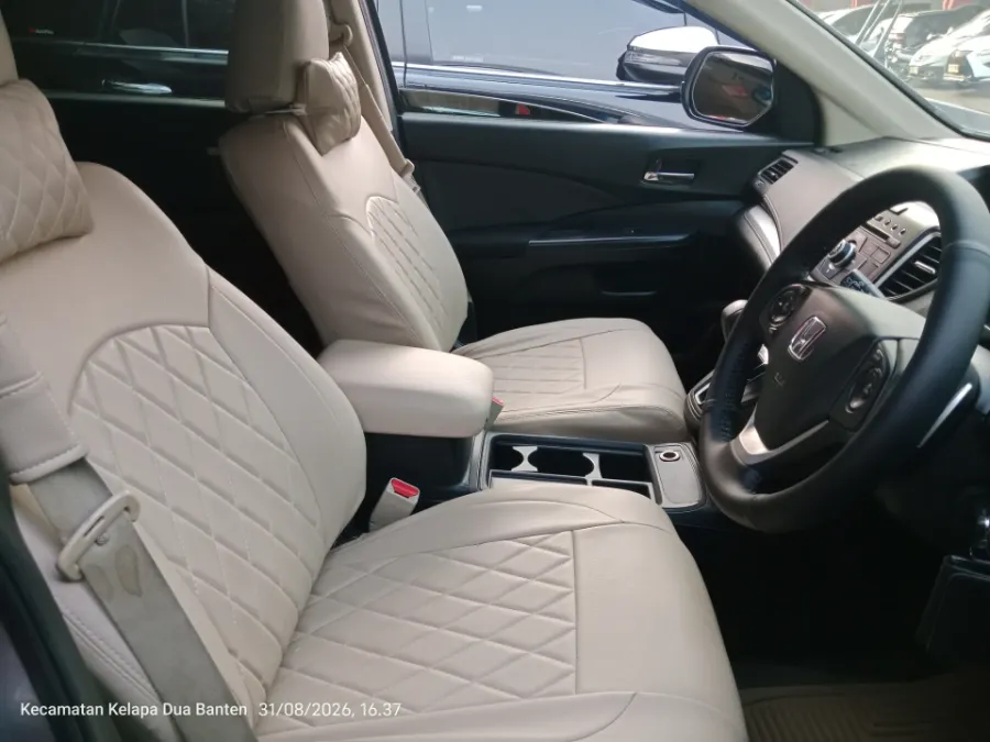 Foto Mobil Bekas Kabin Depan Honda CR-V 2.0 RM1 tahun 2016