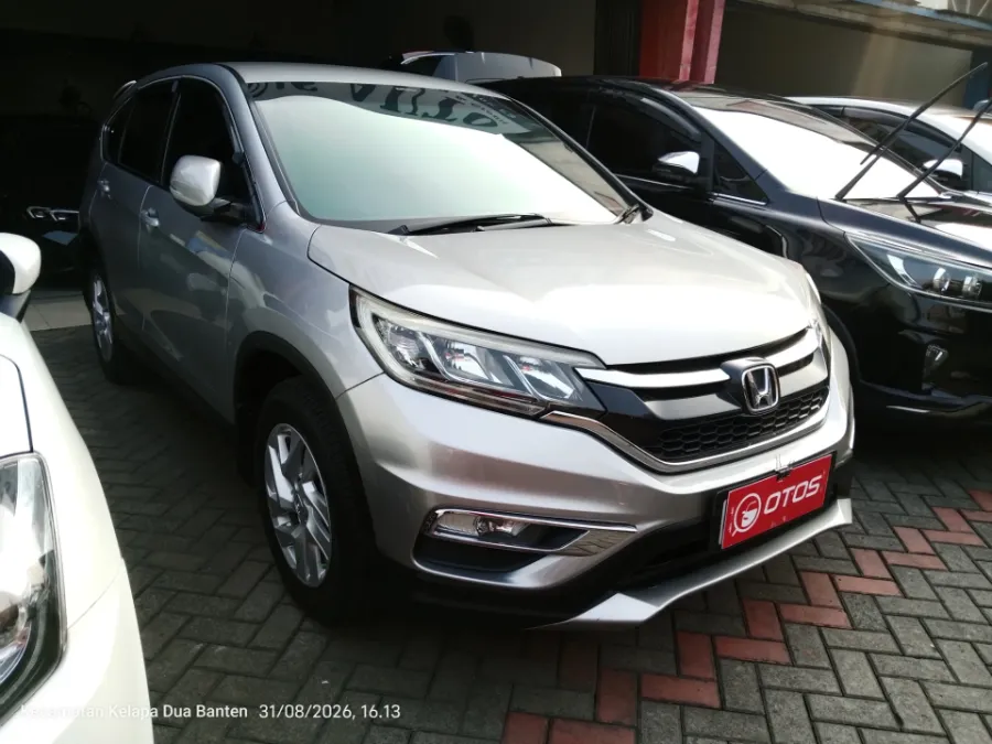Foto Mobil Bekas Kanan Depan Honda CR-V 2.0 RM1 tahun 2016