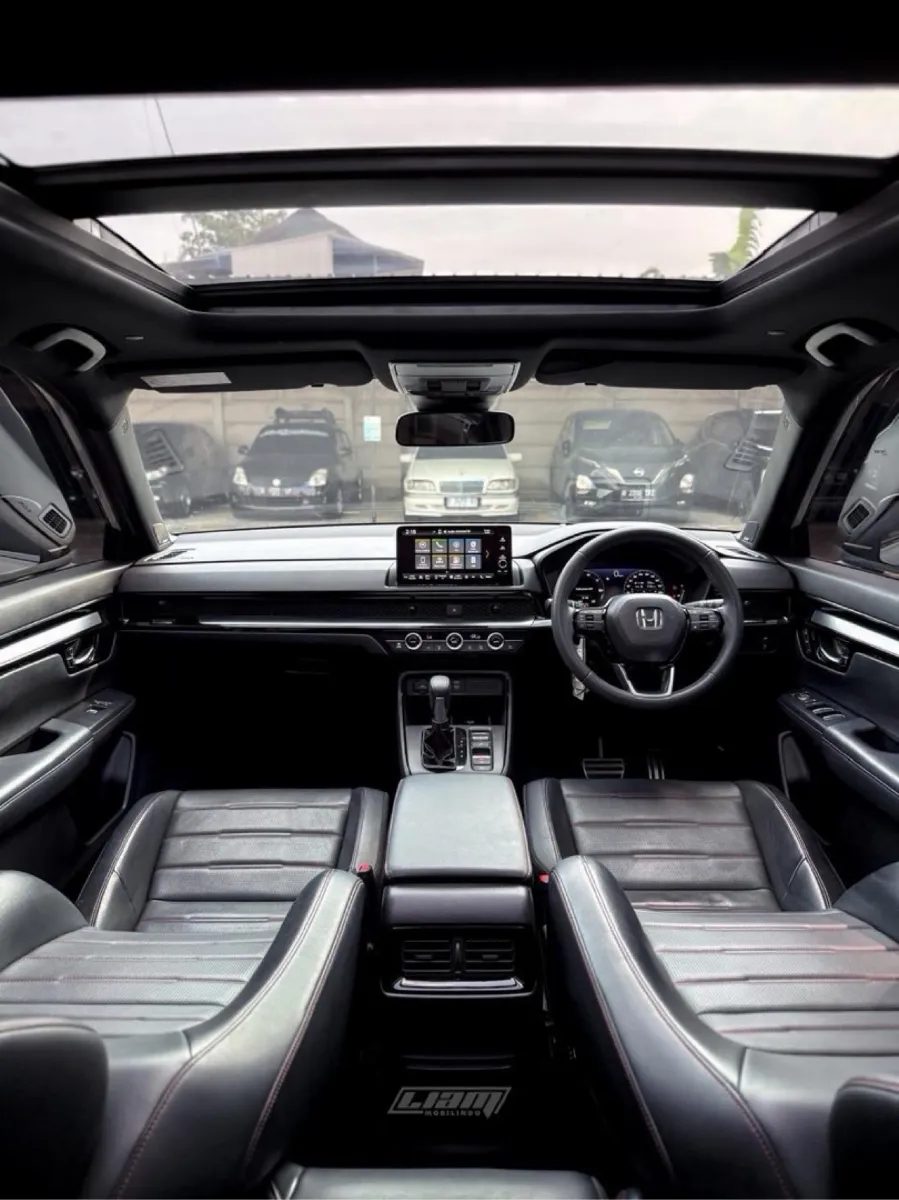 Foto Mobil Bekas Dashboard Honda CR-V 2.0 RS Hybrid tahun 2023