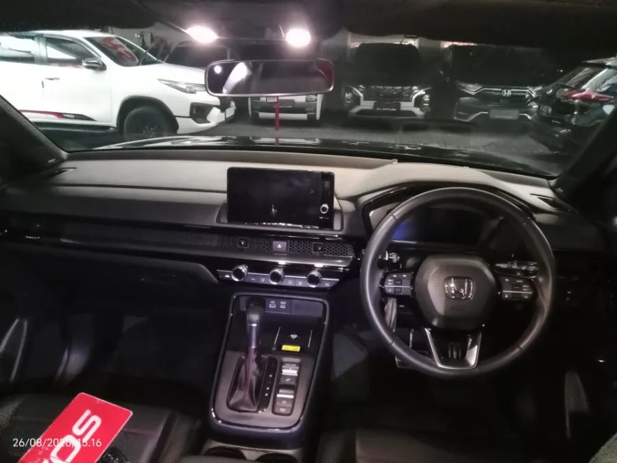 Foto Mobil Bekas Dashboard Honda CR-V 2.0 RS Hybrid tahun 2023