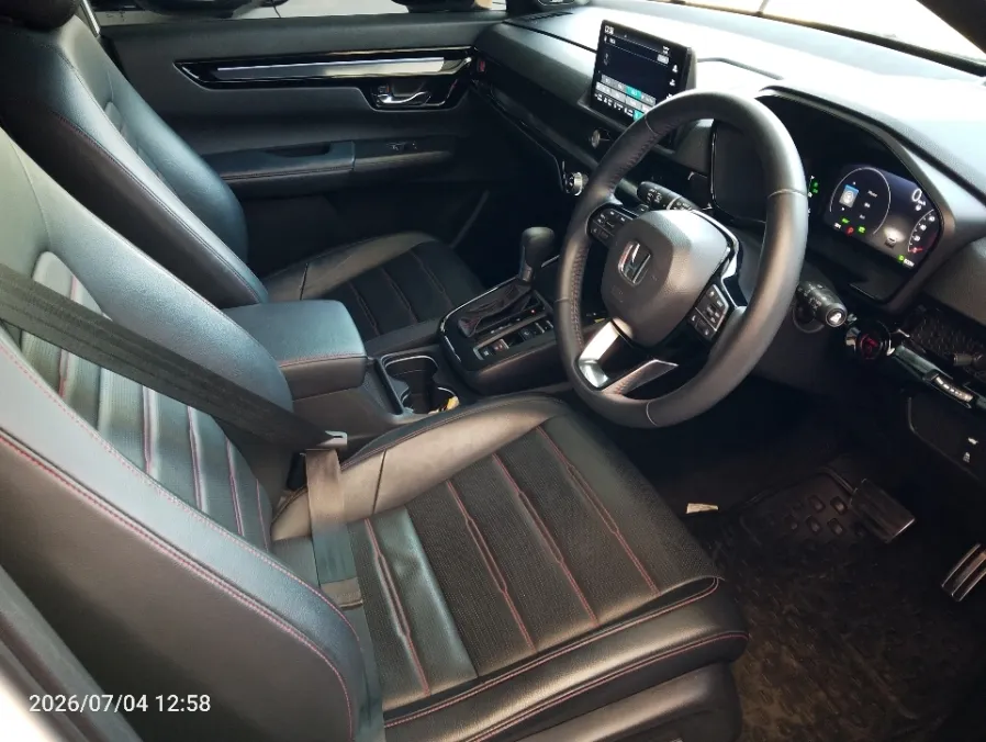 Foto Mobil Bekas Kabin Depan Honda CR-V 2.0 RS Hybrid tahun 2023