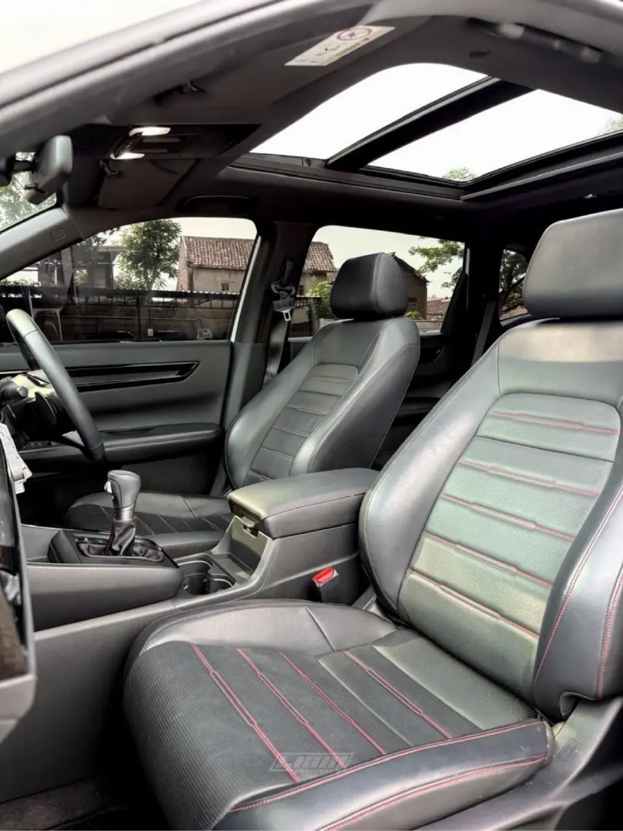 Foto Mobil Bekas Kabin Depan Honda CR-V 2.0 RS Hybrid tahun 2023